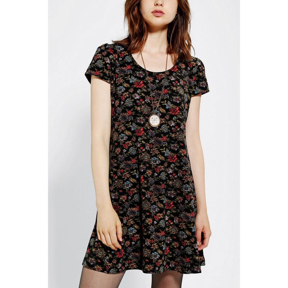 Urban Outfitters Floral Trapeze Dress - S